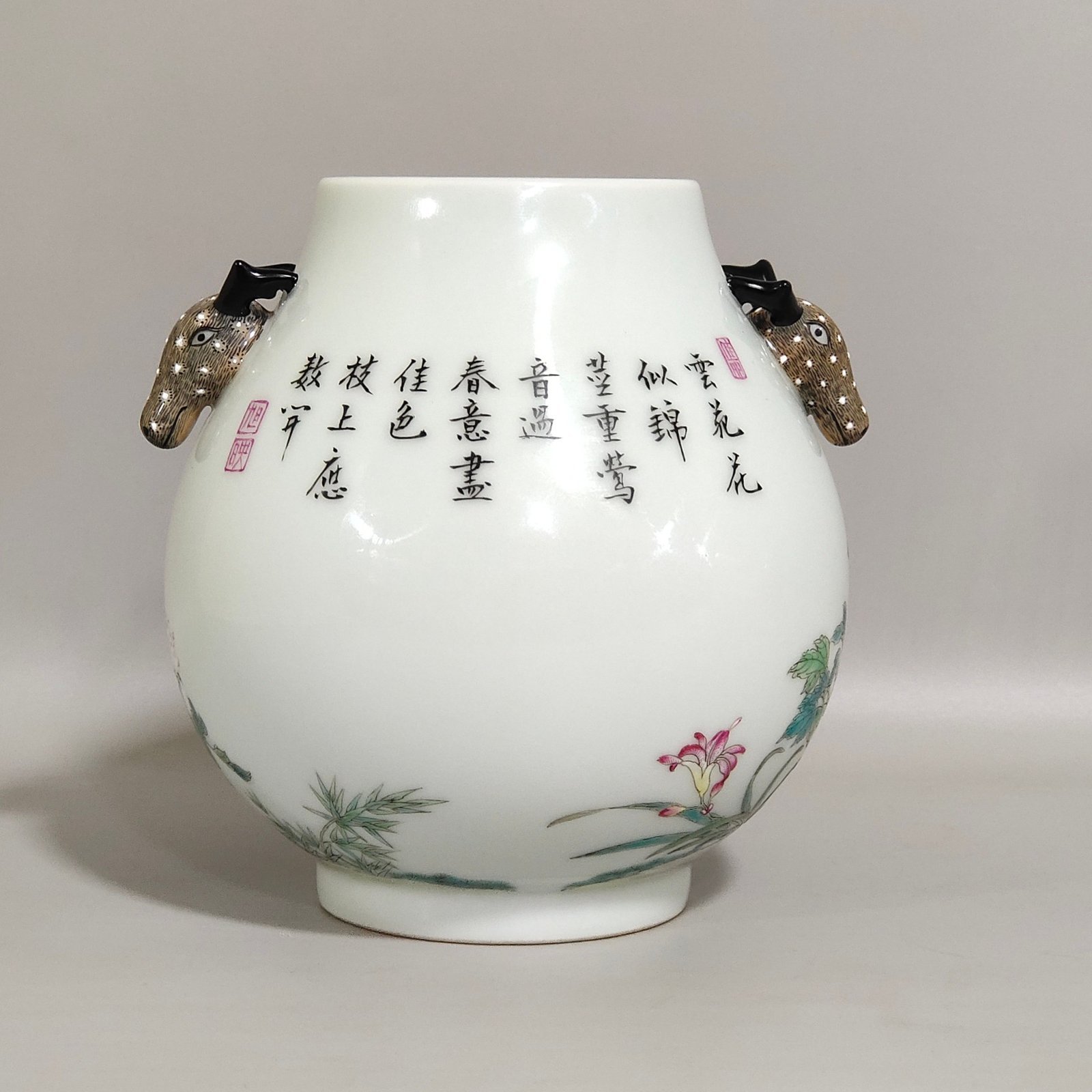 Qing Dynasty Qianlong The icing on the cake is a deer headed statue
