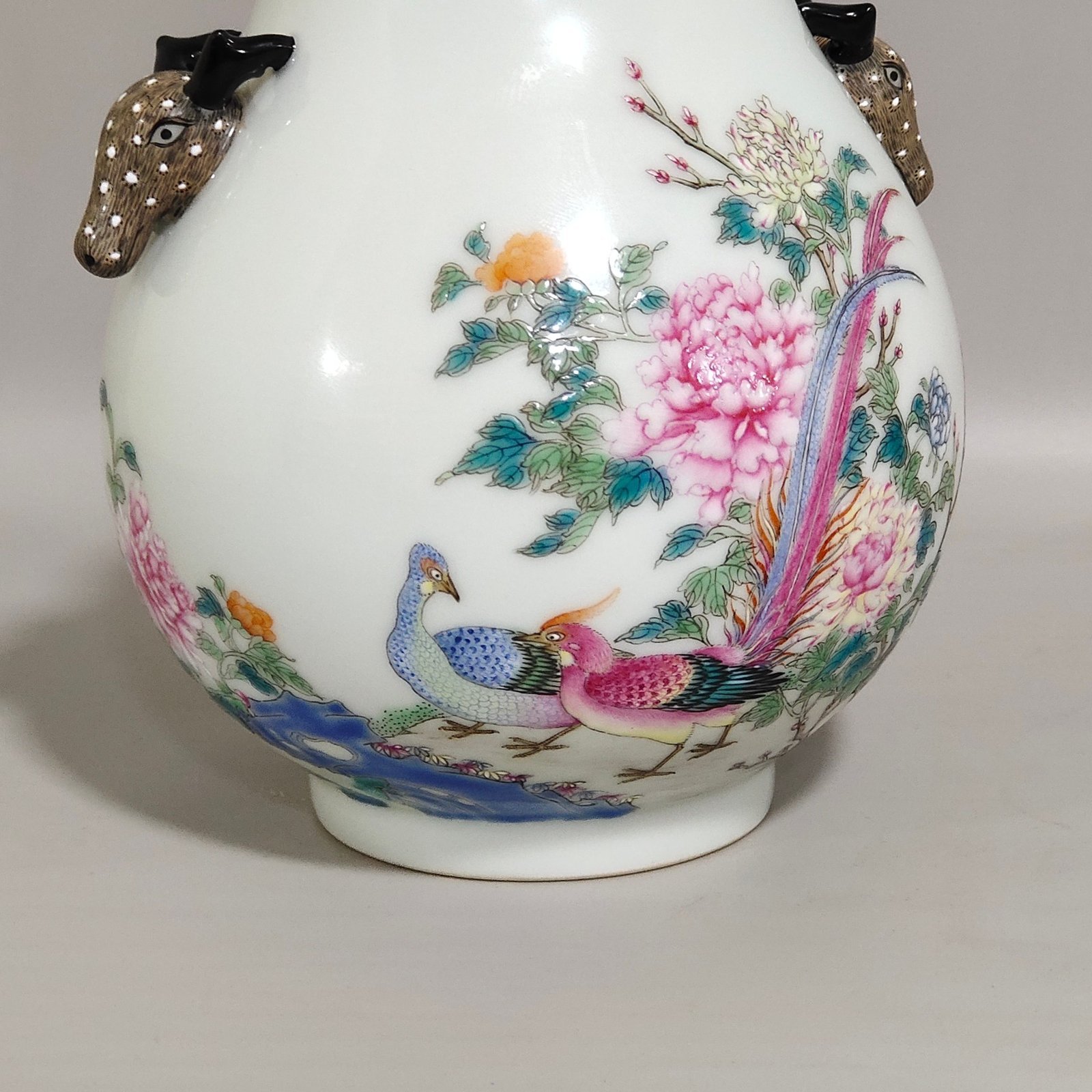 Qing Dynasty Qianlong The icing on the cake is a deer headed statue