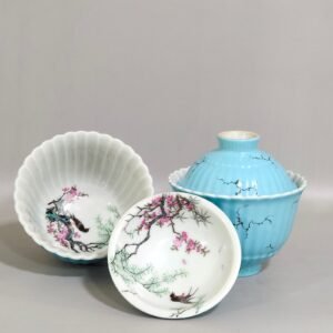 Qing Dynasty Qianlong Xinglin Chunyan melon rimmed bowl carved