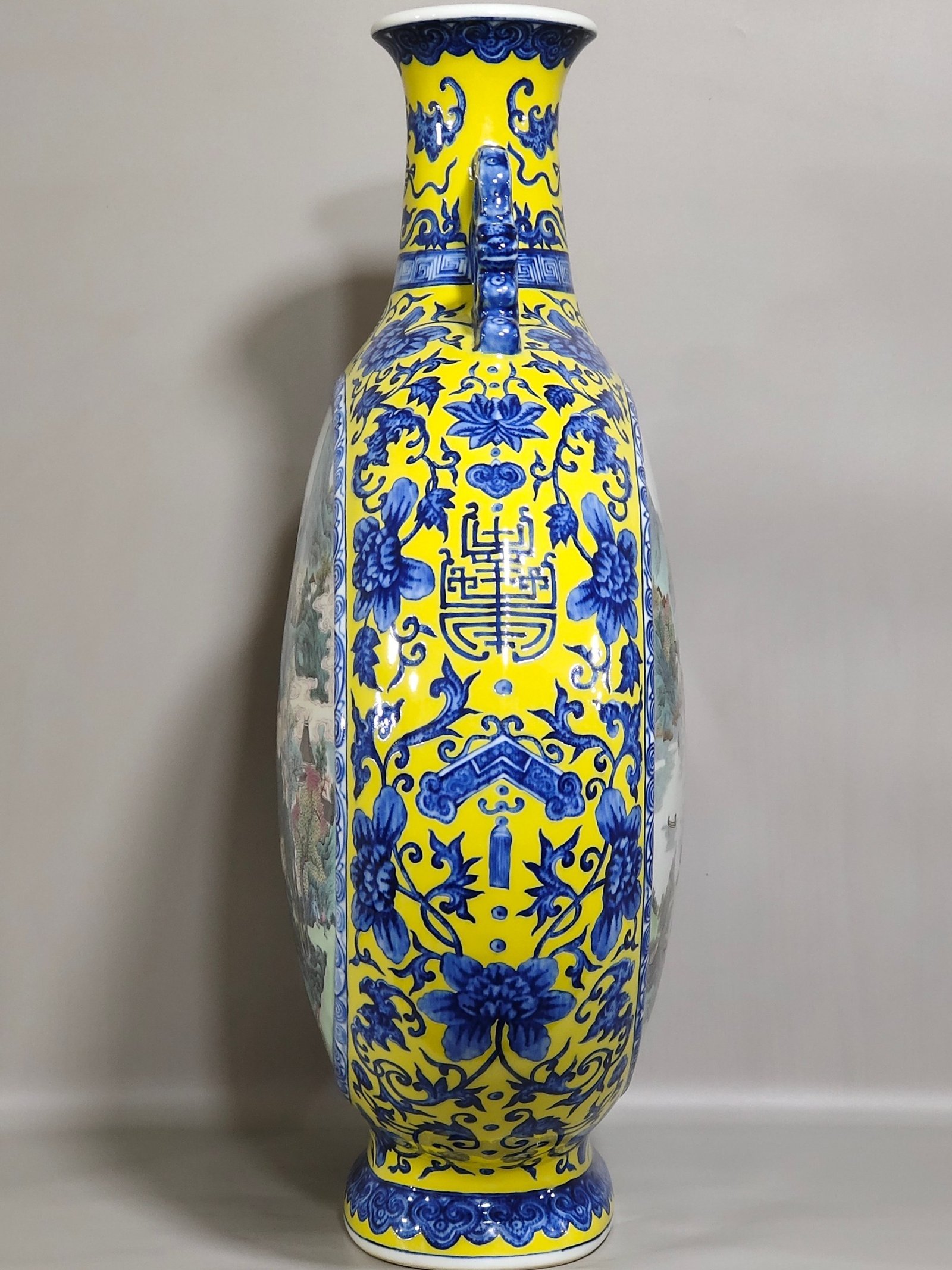 Qing Dynasty Qianlong blue and white with yellow glaze window landscape flat vase