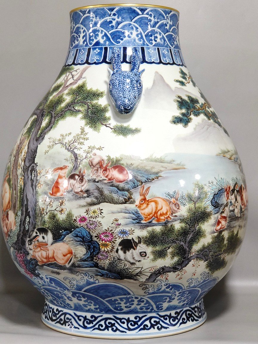 Qing Dynasty Qianlong blue and white pastel hundred rabbit and deer head statue