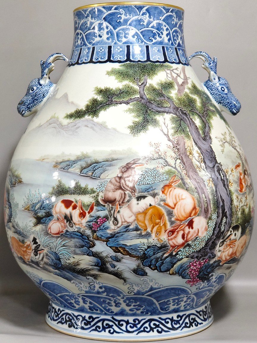 Qing Dynasty Qianlong blue and white pastel hundred rabbit and deer head statue