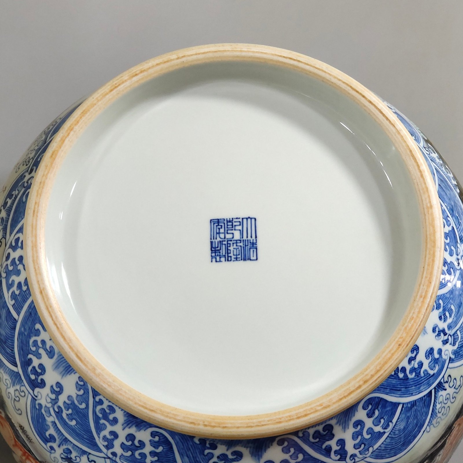 Qing Dynasty Qianlong blue and white pastel hundred rabbit and deer head statue