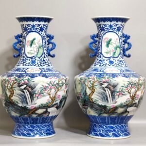 Qing Dynasty Qianlong blue and white pastel Fushou Shanhai amphorae
