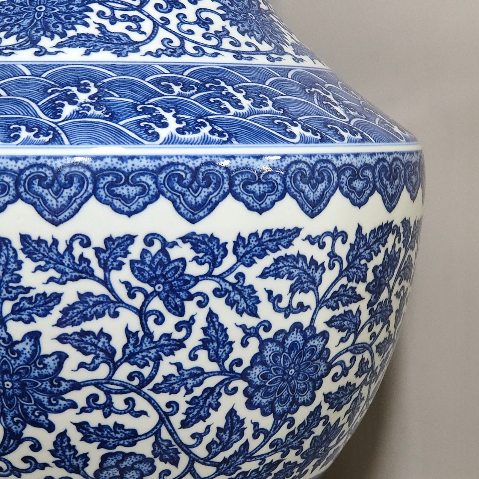 Qing Dynasty Qianlong blue and white tangled branches with two ears vase