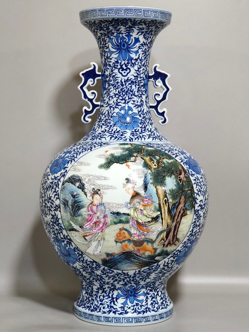 Qing Dynasty Qianlong blue and white amphora with branches and windows characters and stories