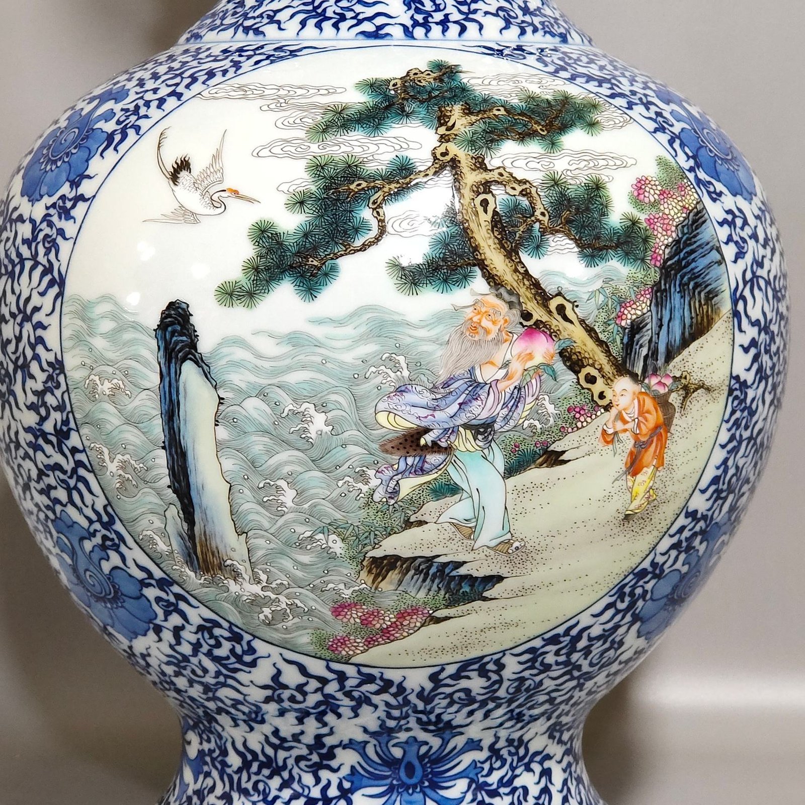 Qing Dynasty Qianlong blue and white amphora with branches and windows characters and stories