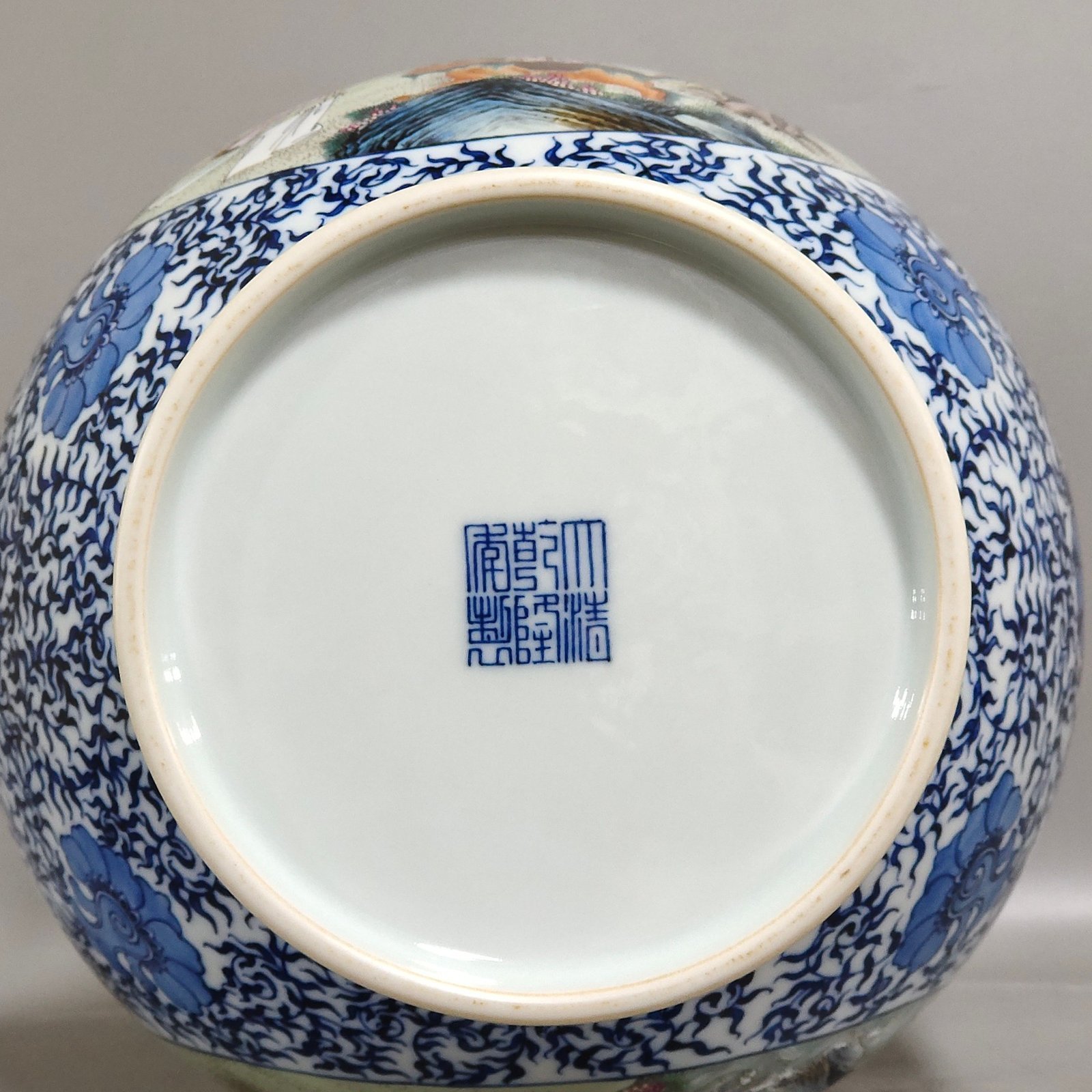 Qing Dynasty Qianlong blue and white amphora with branches and windows characters and stories