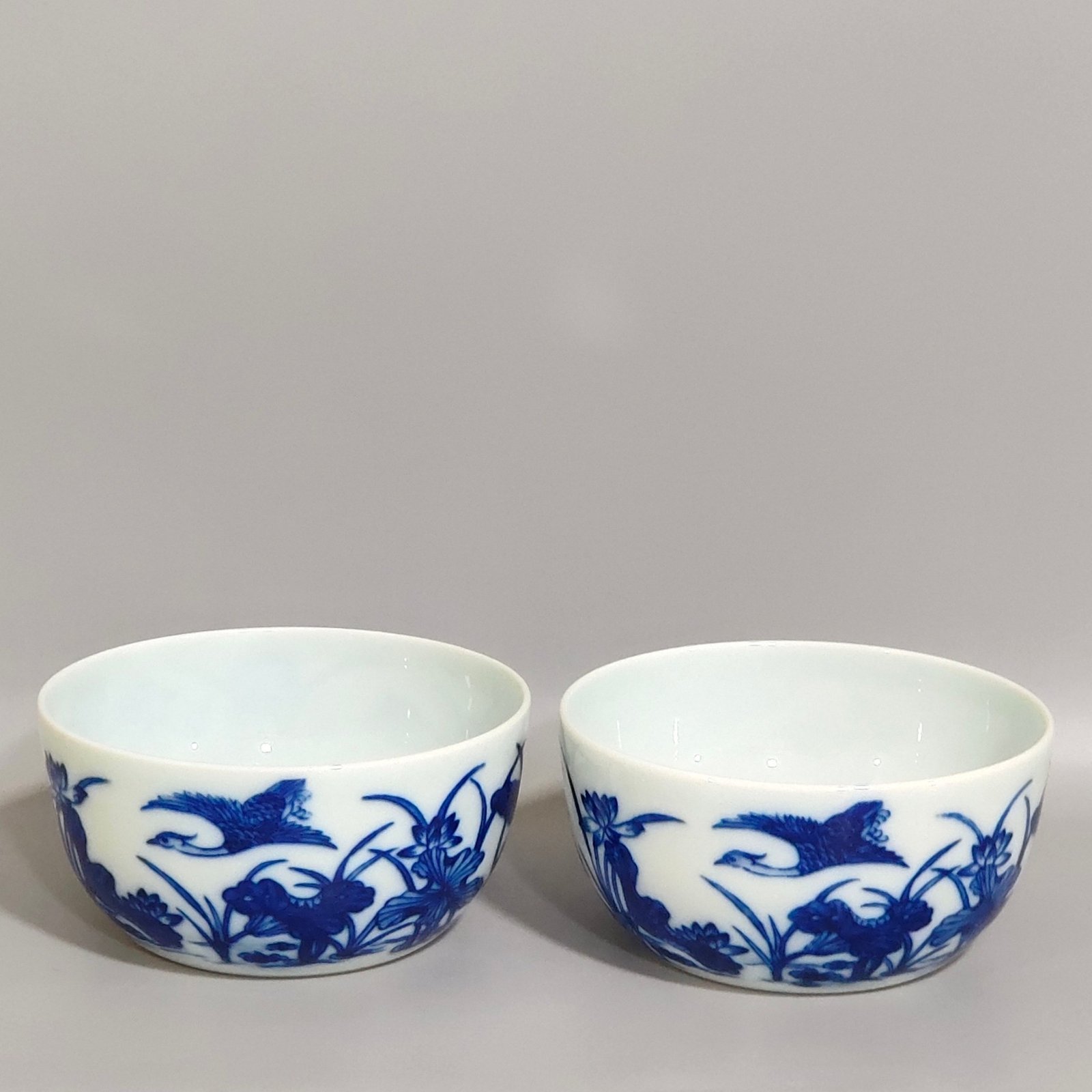 Qing Dynasty Qianlong A lotus cup with mandarin ducks playing in the water