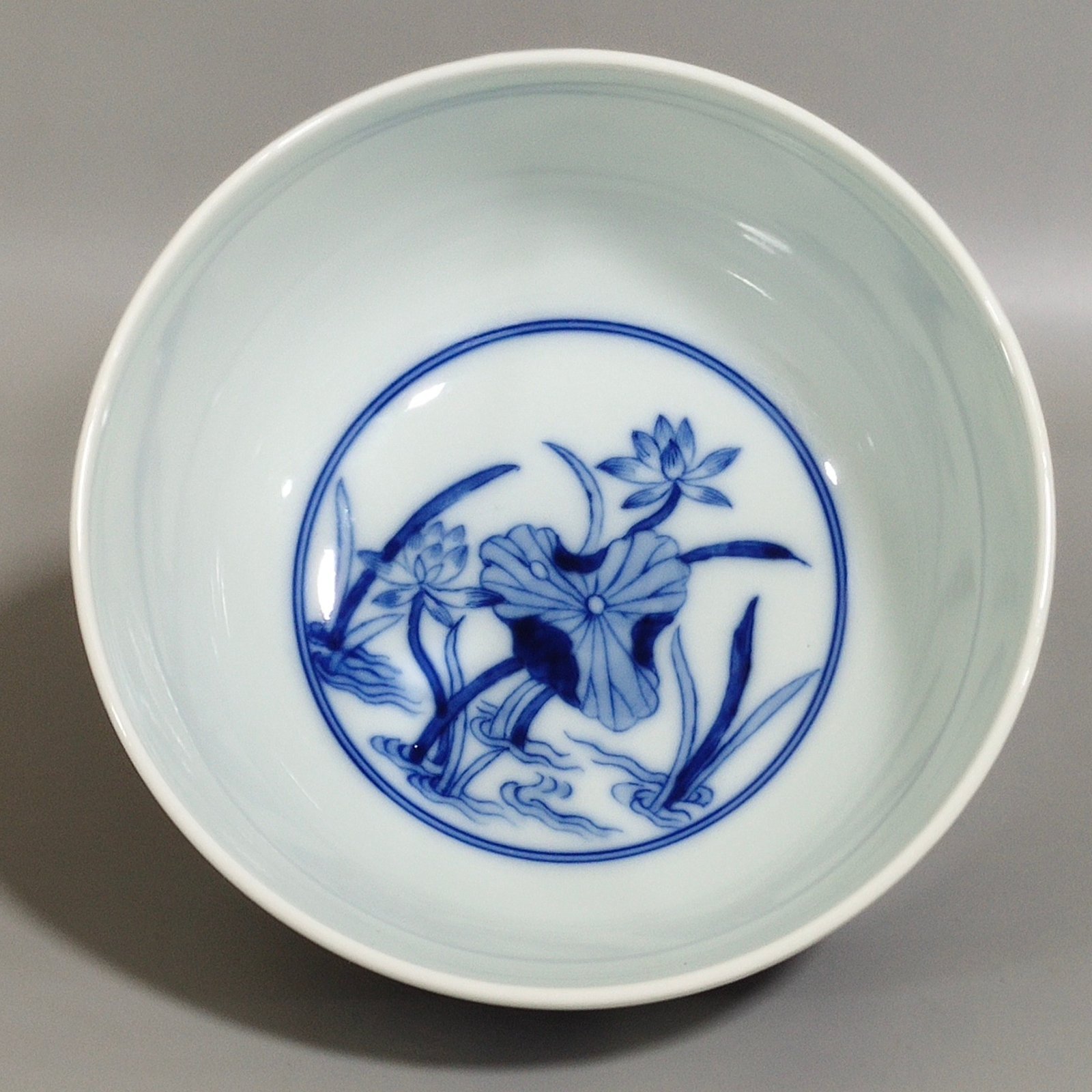 Qing Dynasty Qianlong A lotus cup with mandarin ducks playing in the water