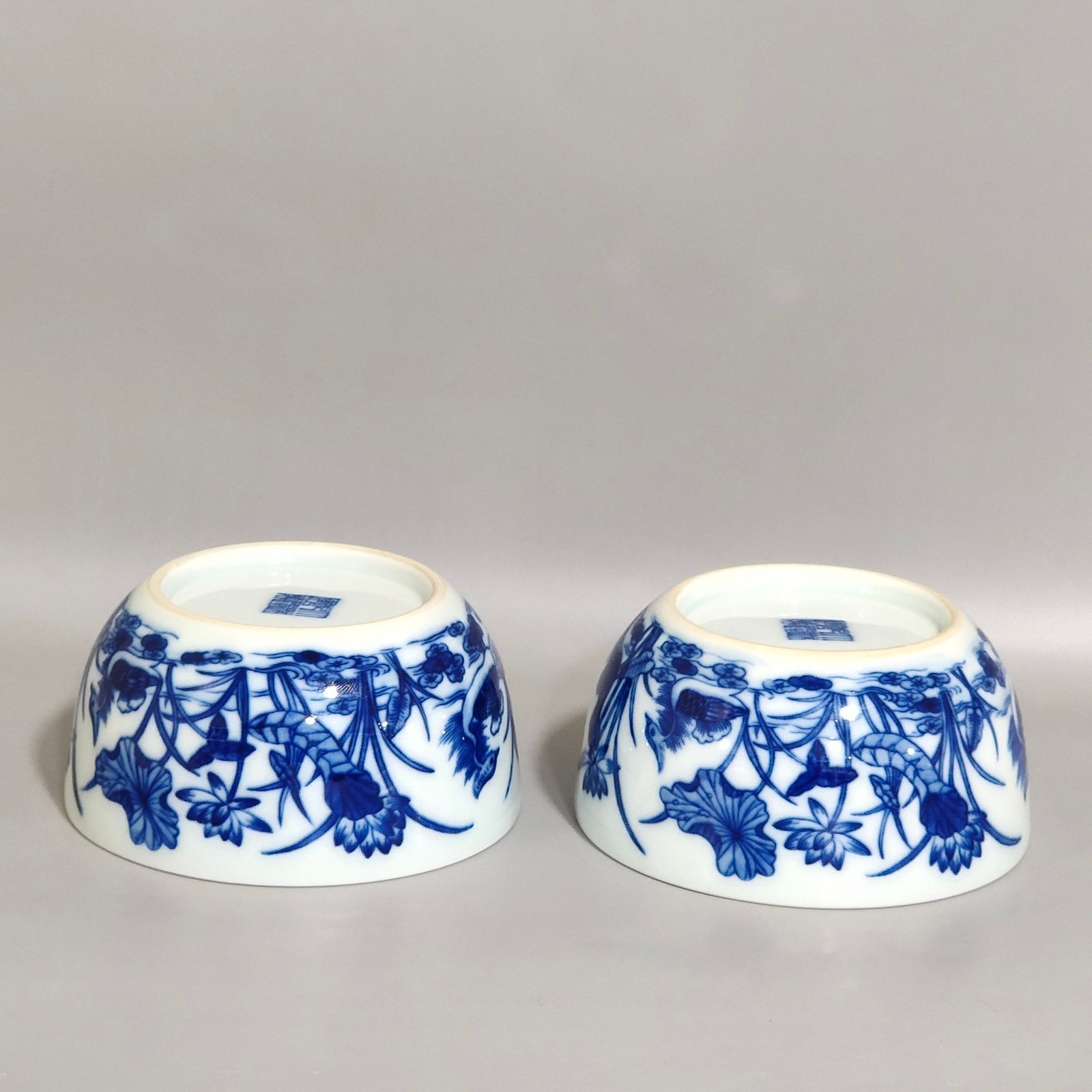 Qing Dynasty Qianlong A lotus cup with mandarin ducks playing in the water
