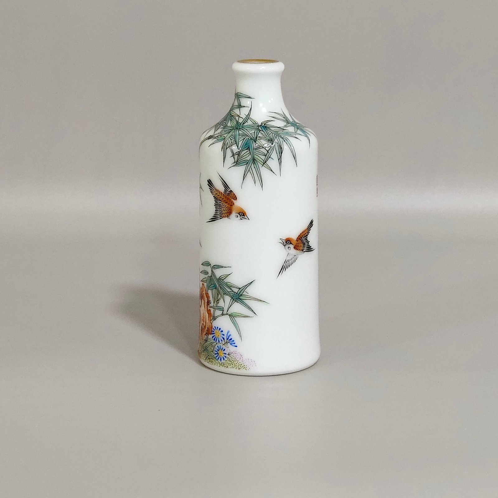 Qing Dynasty Qianlong sparrow bamboo snuff bottle