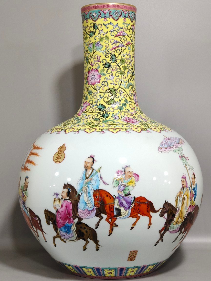 Qing Dynasty Qianlong yellow earth figure celestial vase