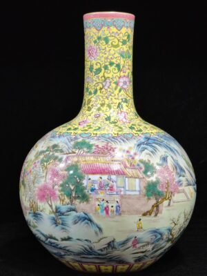 Qing Dynasty Qianlong Huangdi figure landscape celestial sphere vase