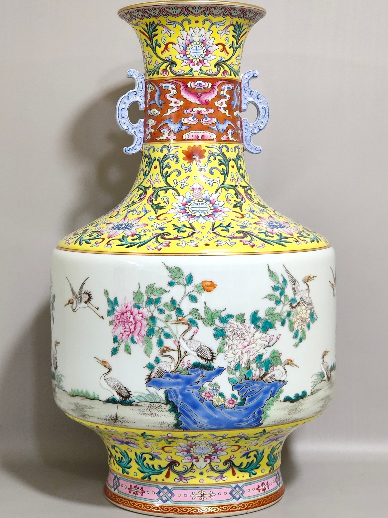 Qing Dynasty Qianlong Huangdi Eighteen Scholars Amphora