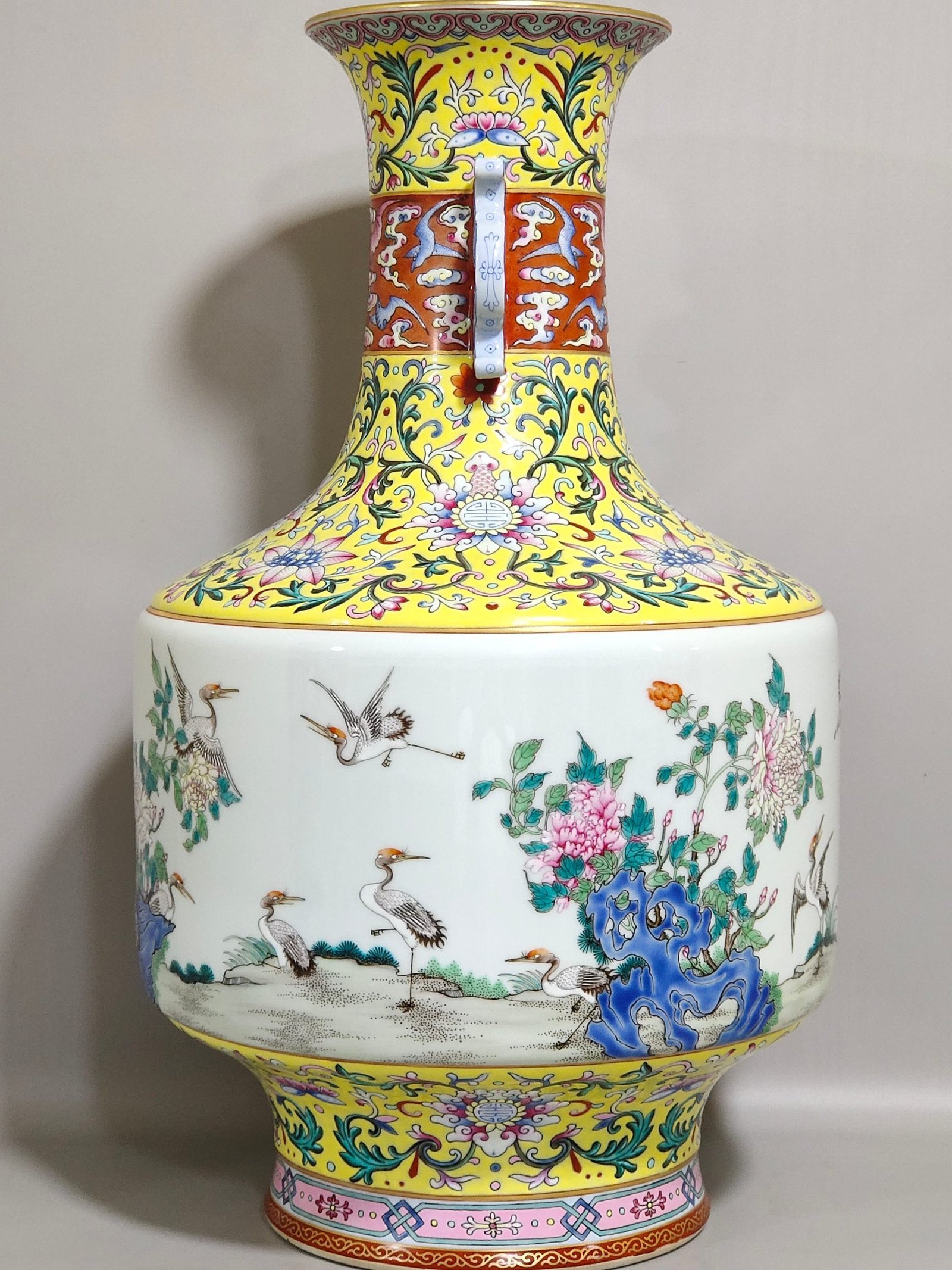 Qing Dynasty Qianlong Huangdi Eighteen Scholars Amphora
