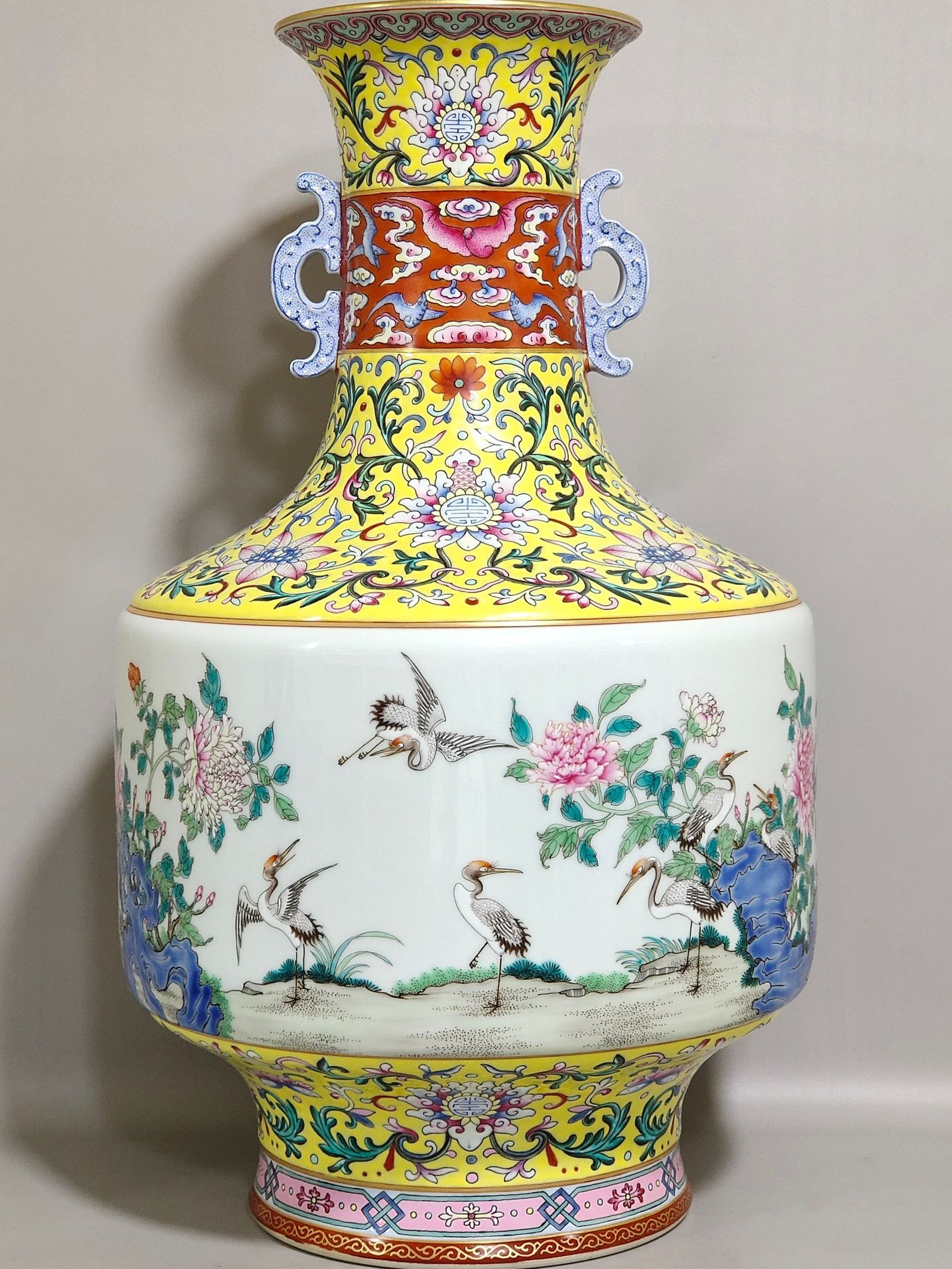 Qing Dynasty Qianlong Huangdi Eighteen Scholars Amphora