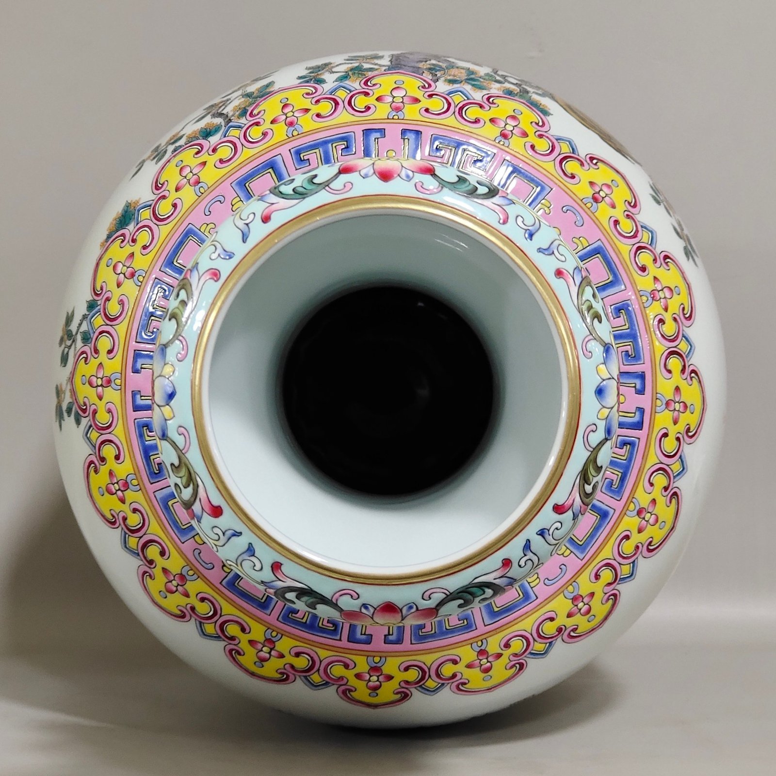 Qing Dynasty Qianlong Yellow Land Good Luck Double-Ear Poetry Vase