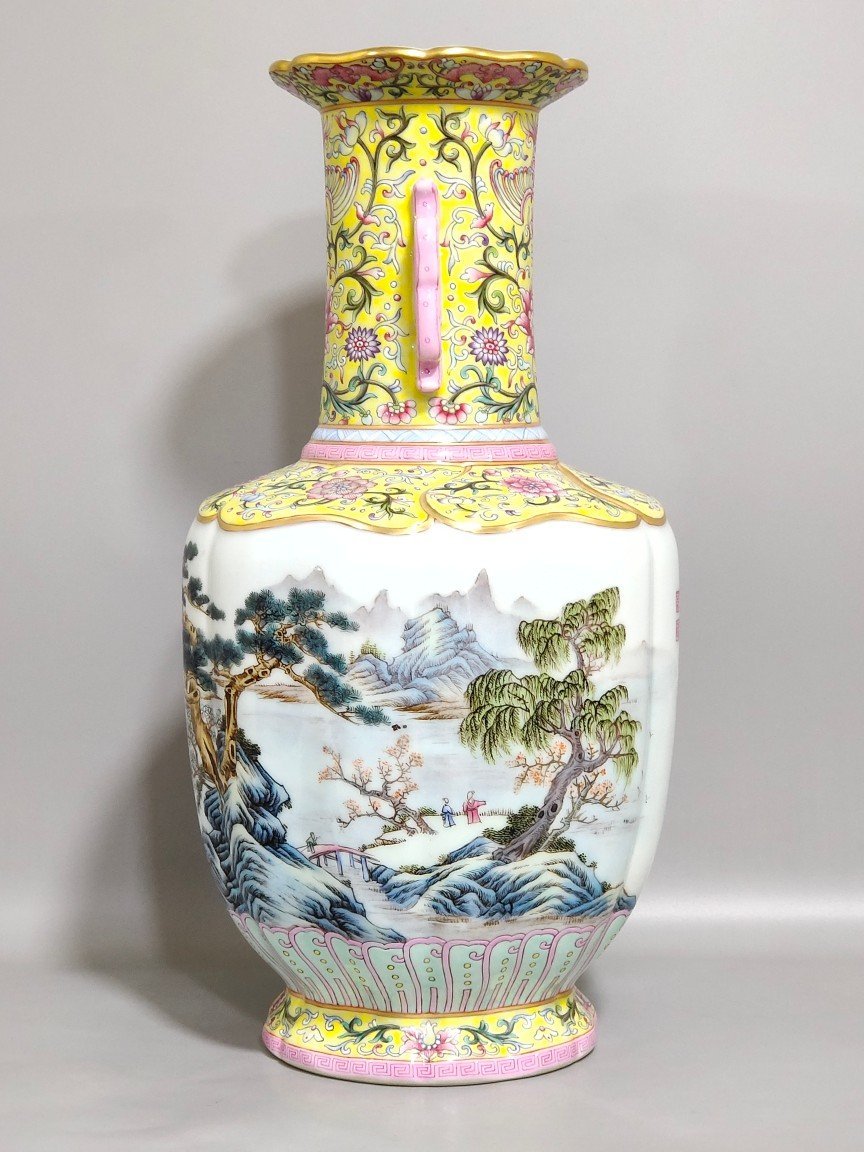 Qing Dynasty Qianlong Yellow Land Landscape Amphora