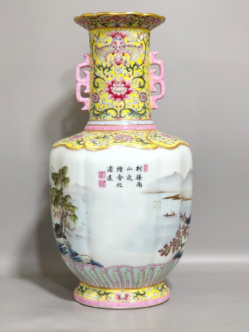 Qing Dynasty Qianlong Yellow Land Landscape Amphora