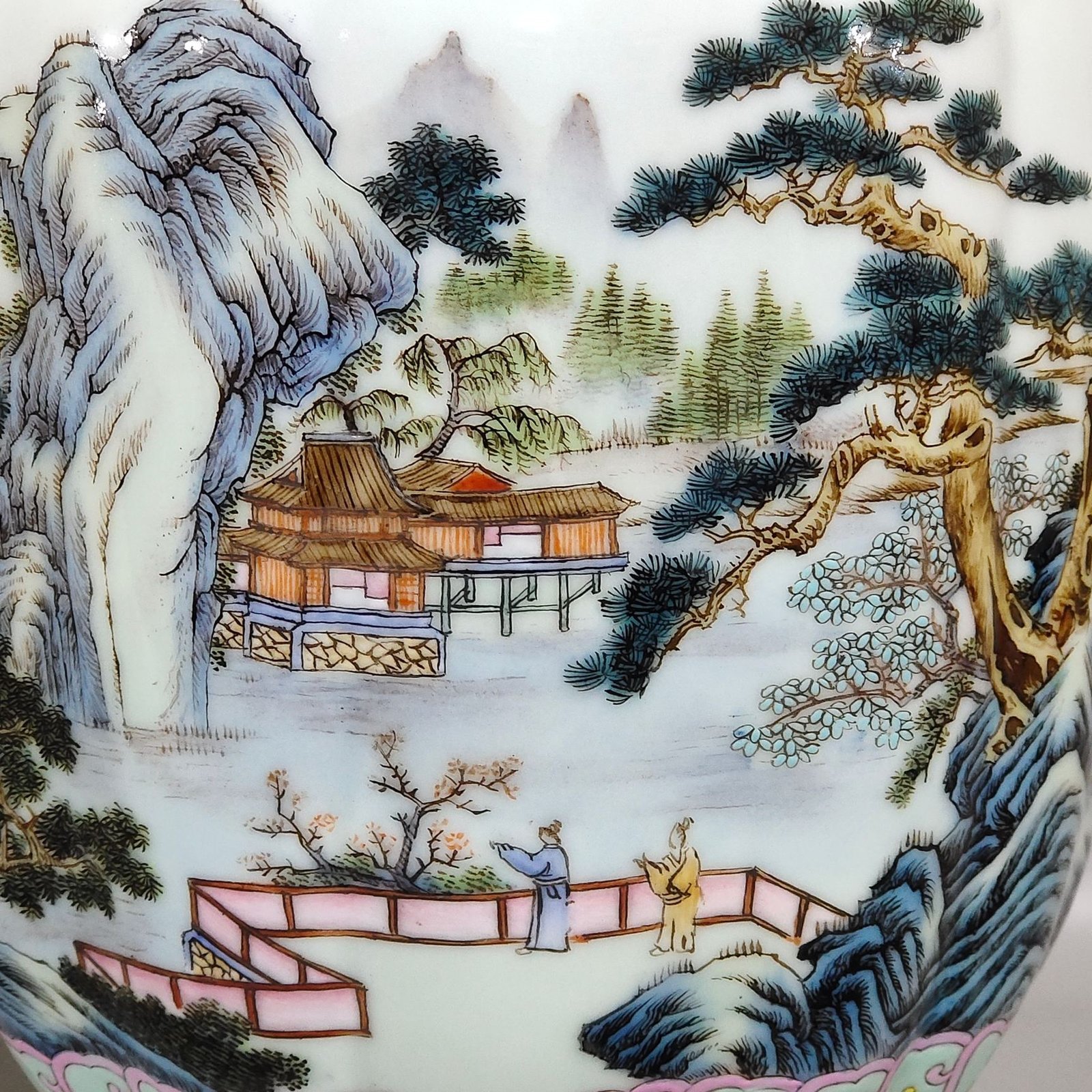 Qing Dynasty Qianlong Yellow Land Landscape Amphora
