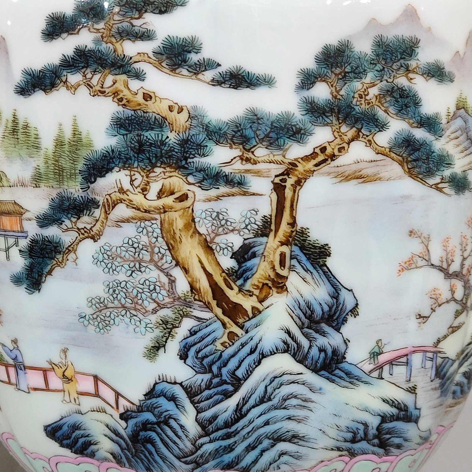 Qing Dynasty Qianlong Yellow Land Landscape Amphora