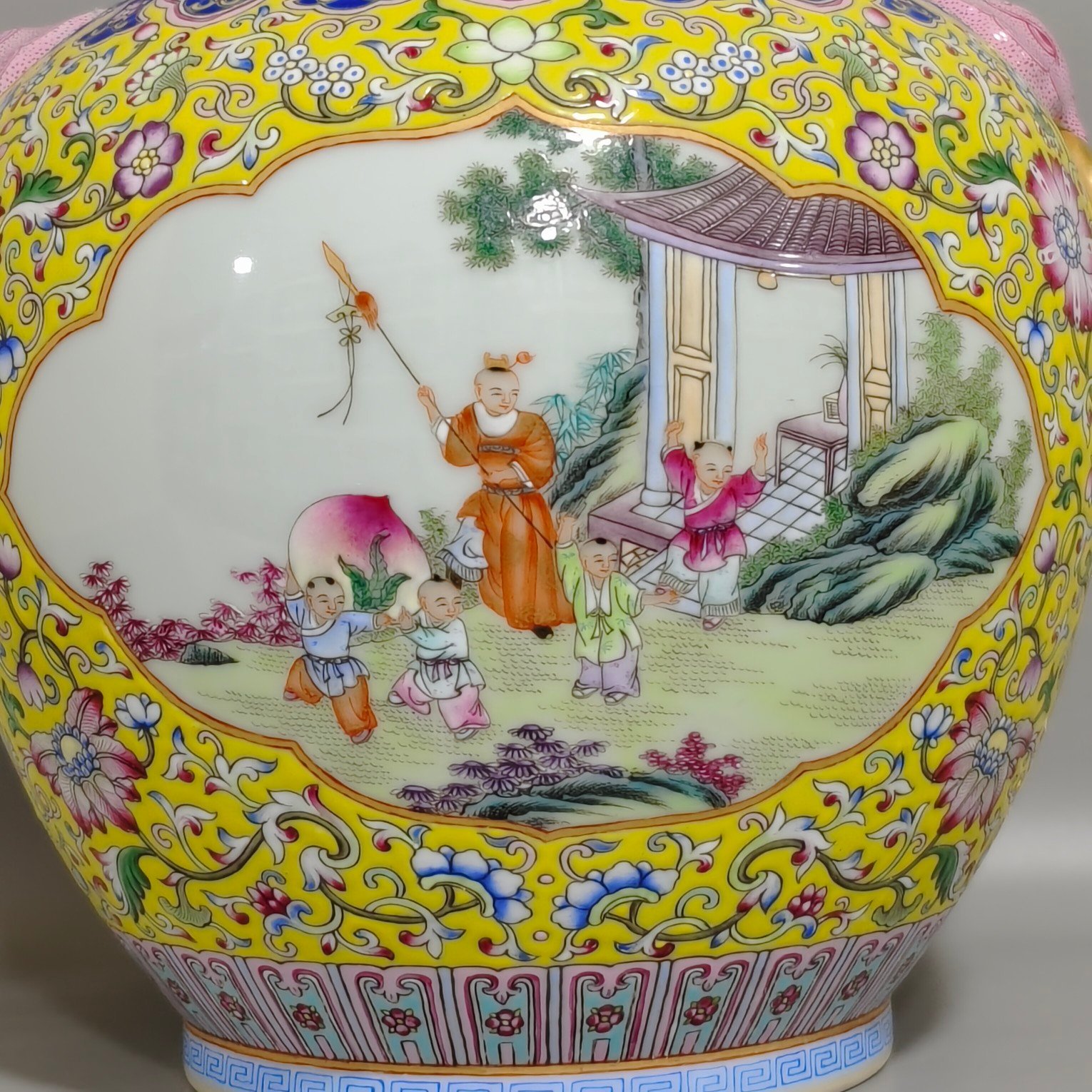 Qing Dynasty Qianlong yellow ground window character story amphora