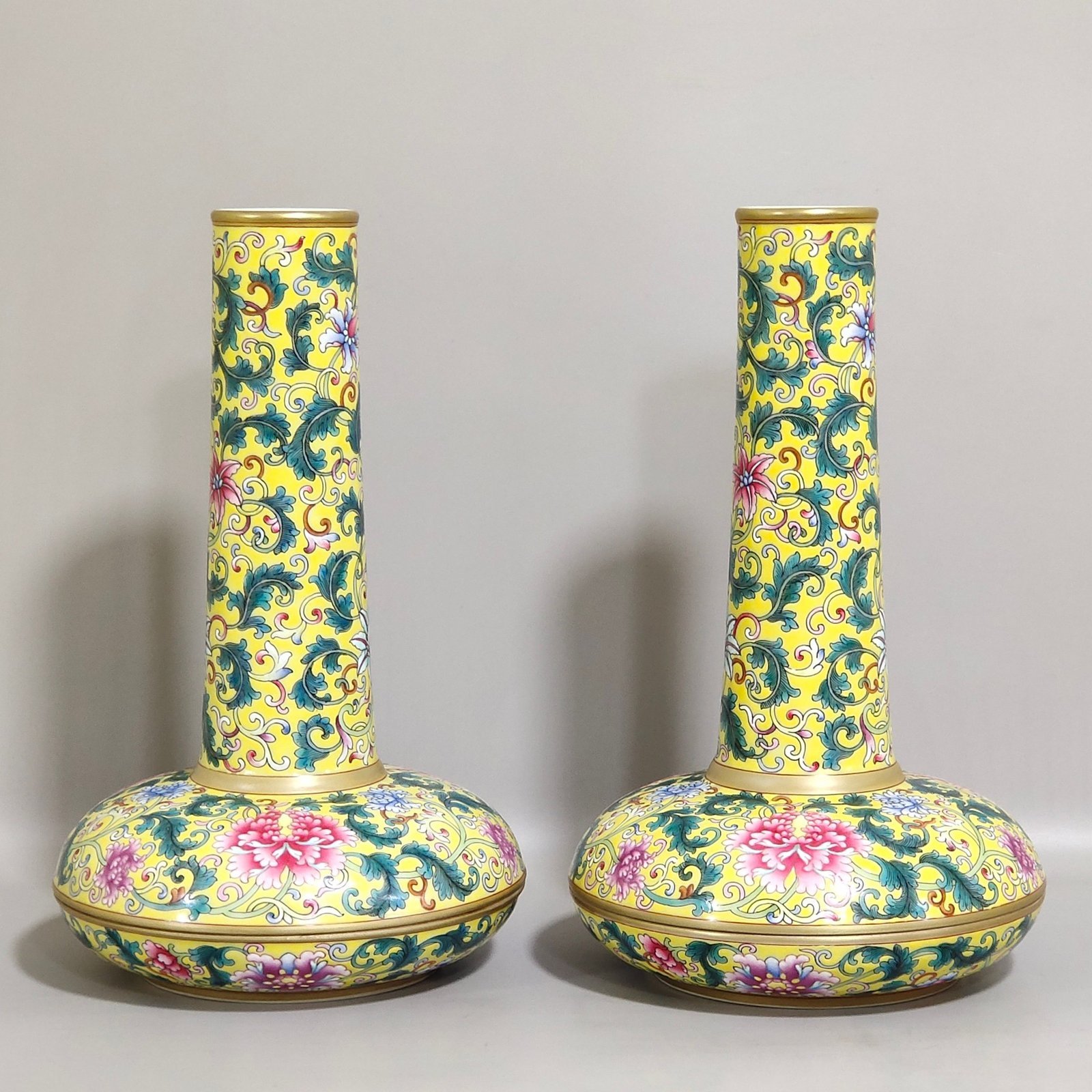 Qing Dynasty Qianlong yellow ground floral flat-bellied flask