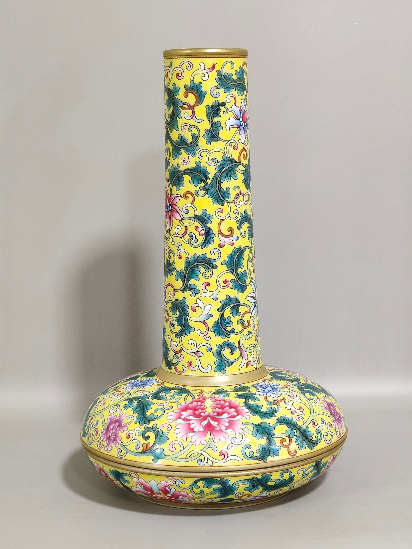 Qing Dynasty Qianlong yellow ground floral flat-bellied flask