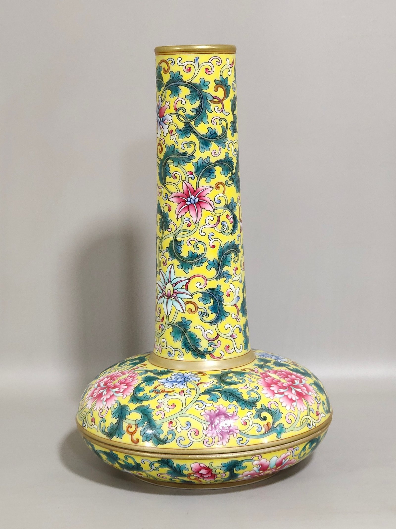 Qing Dynasty Qianlong yellow ground floral flat-bellied flask