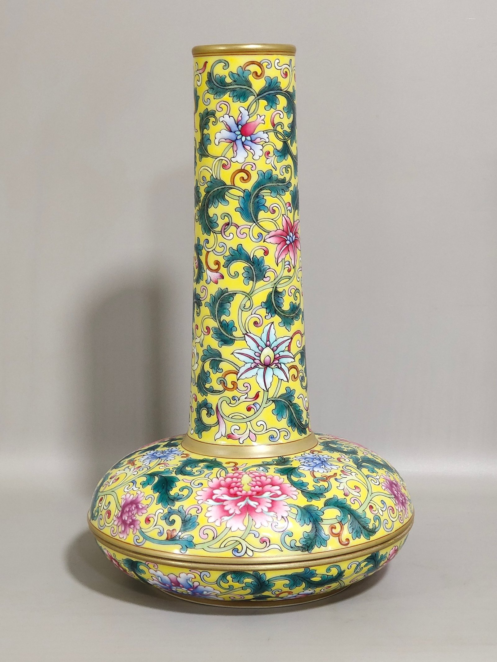Qing Dynasty Qianlong yellow ground floral flat-bellied flask