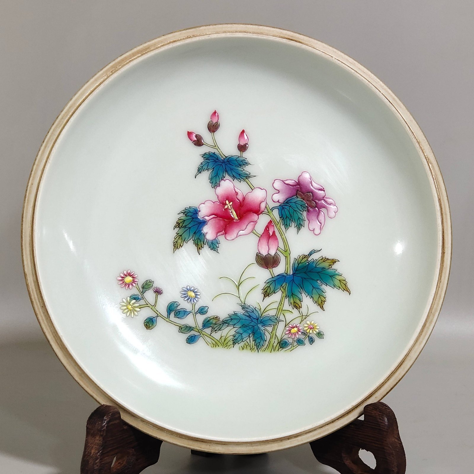 Qing Dynasty Qianlong yellow ground floral flat-bellied flask
