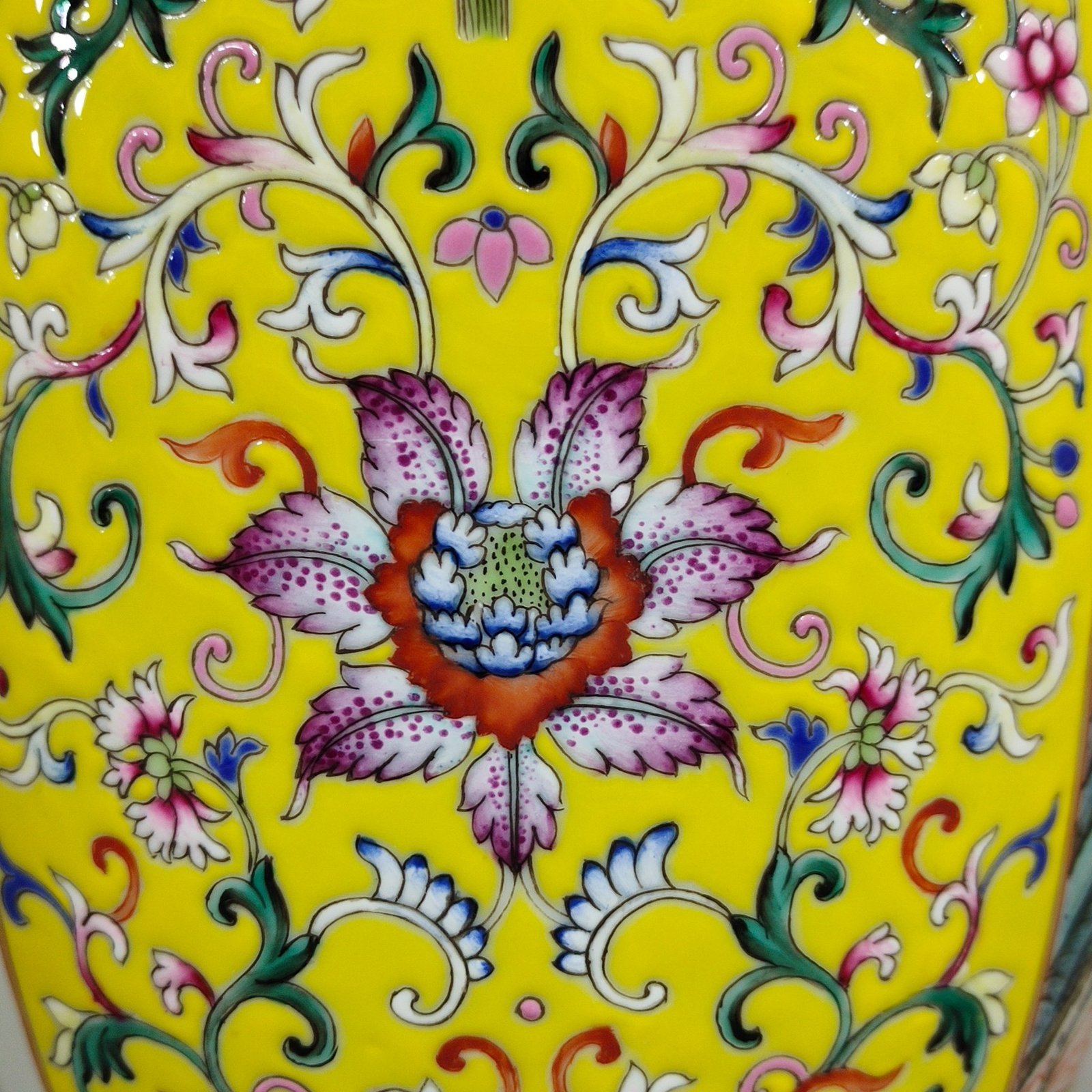 Qing Dynasty Qianlong yellow ground flower and bird vase