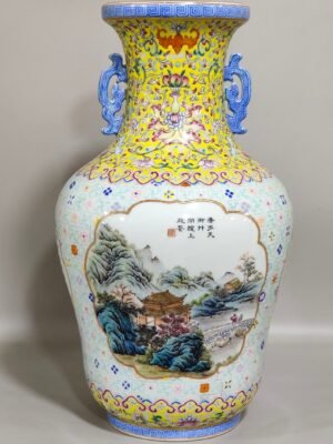 Qing Dynasty Qianlong a window-opening amphorae with landscape and poems