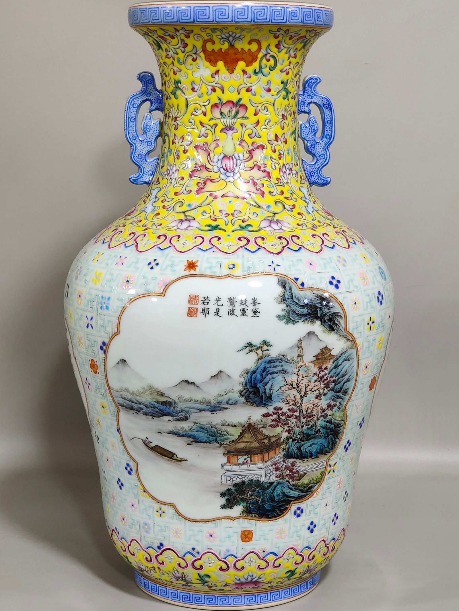 Qing Dynasty Qianlong a window-opening amphorae with landscape and poems