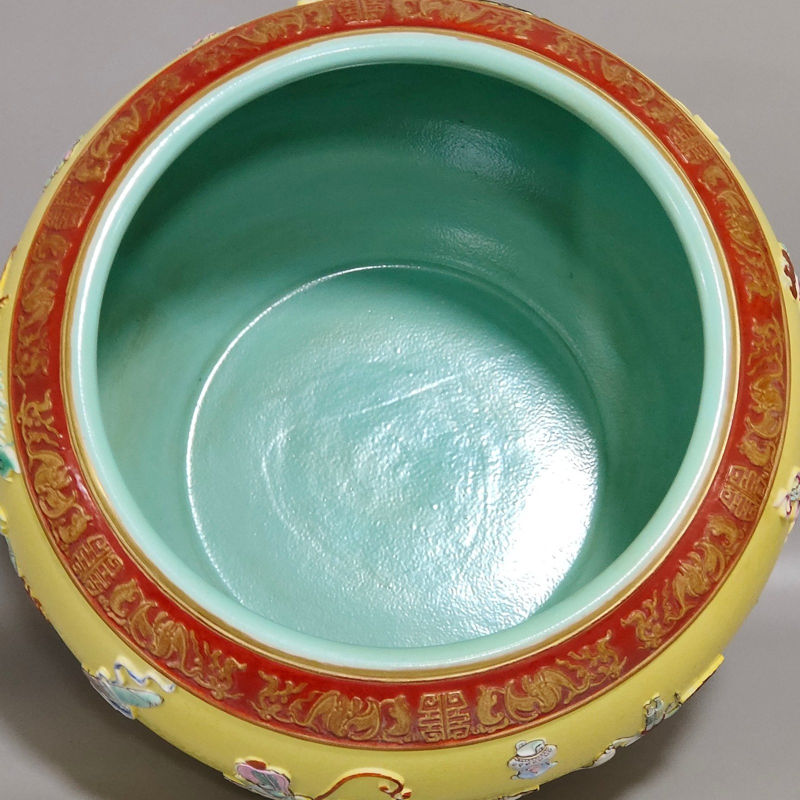 Qing Dynasty Qianlong yellow glaze embossed eight-treasure pattern pen seal