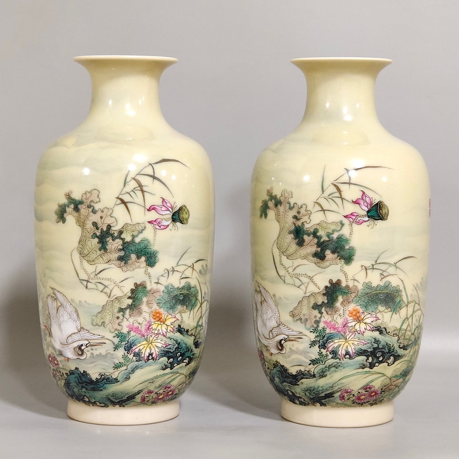 Qing Dynasty Qianlong yellow-glazed egret and lotus poem-inscribed vase