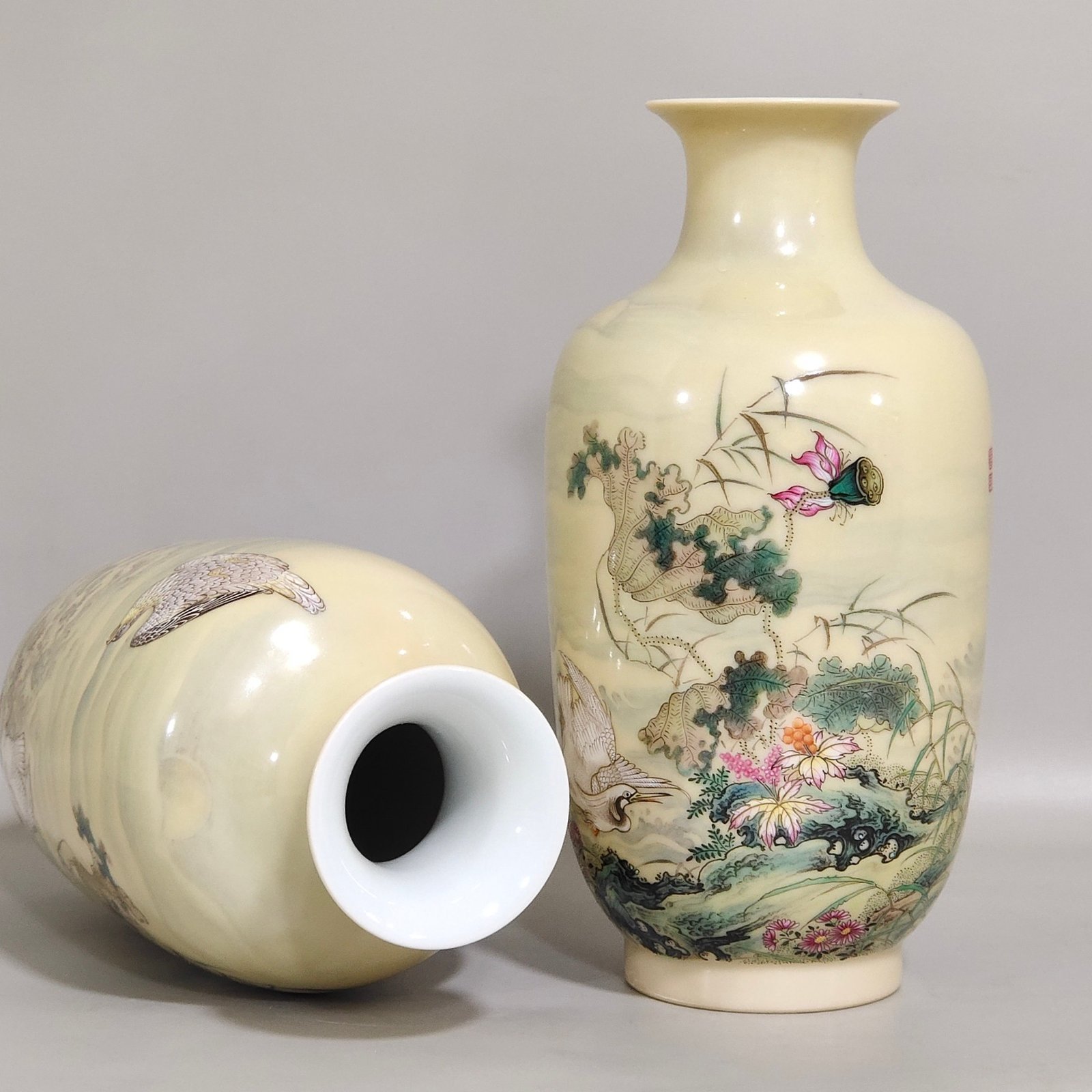 Qing Dynasty Qianlong yellow-glazed egret and lotus poem-inscribed vase