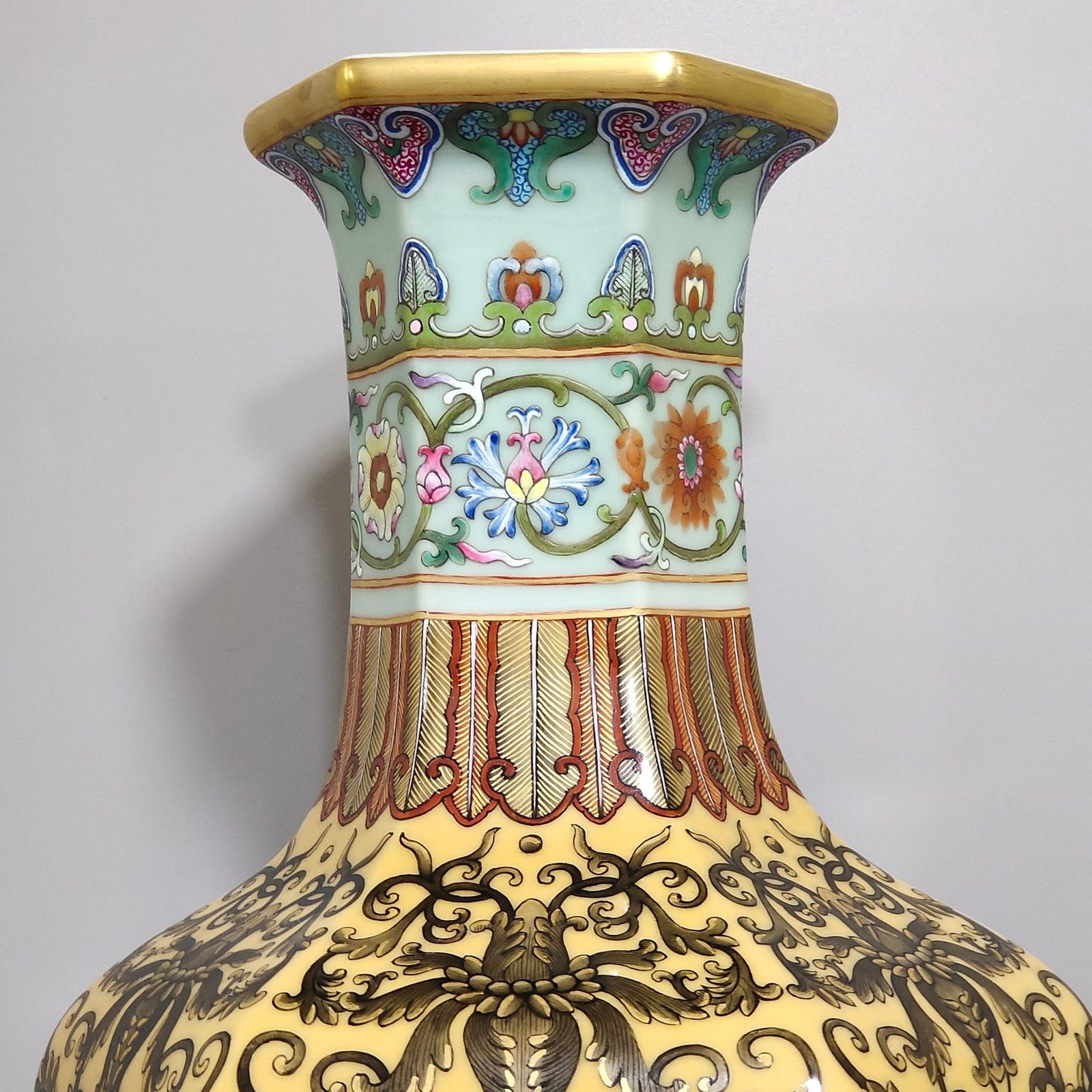 Qing Dynasty Qianlong yellow glaze hollow inner blue and white hexagonal vase