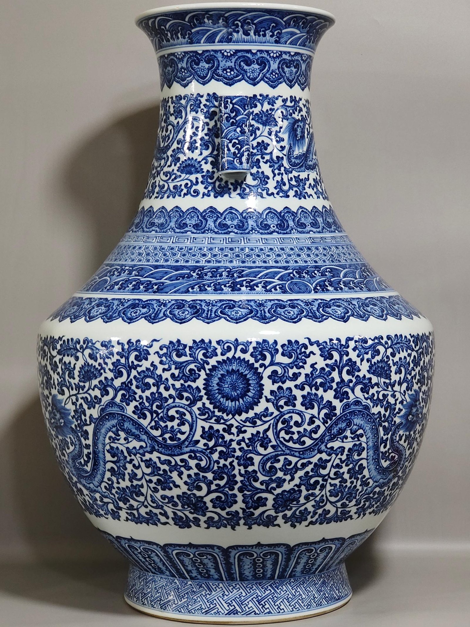 Qing Dynasty Qianlong dragon pierced with branches and two ears
