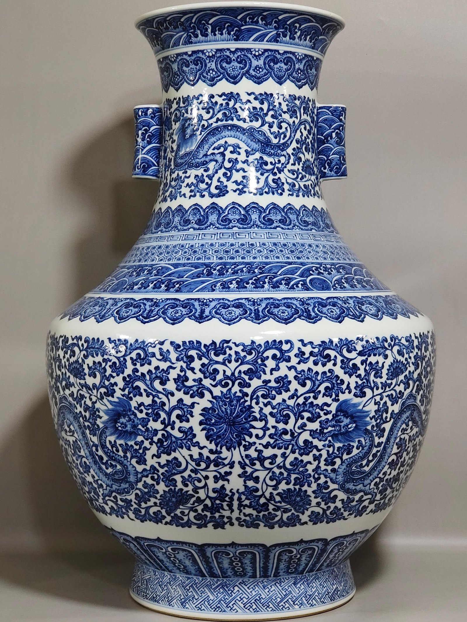 Qing Dynasty Qianlong dragon pierced with branches and two ears