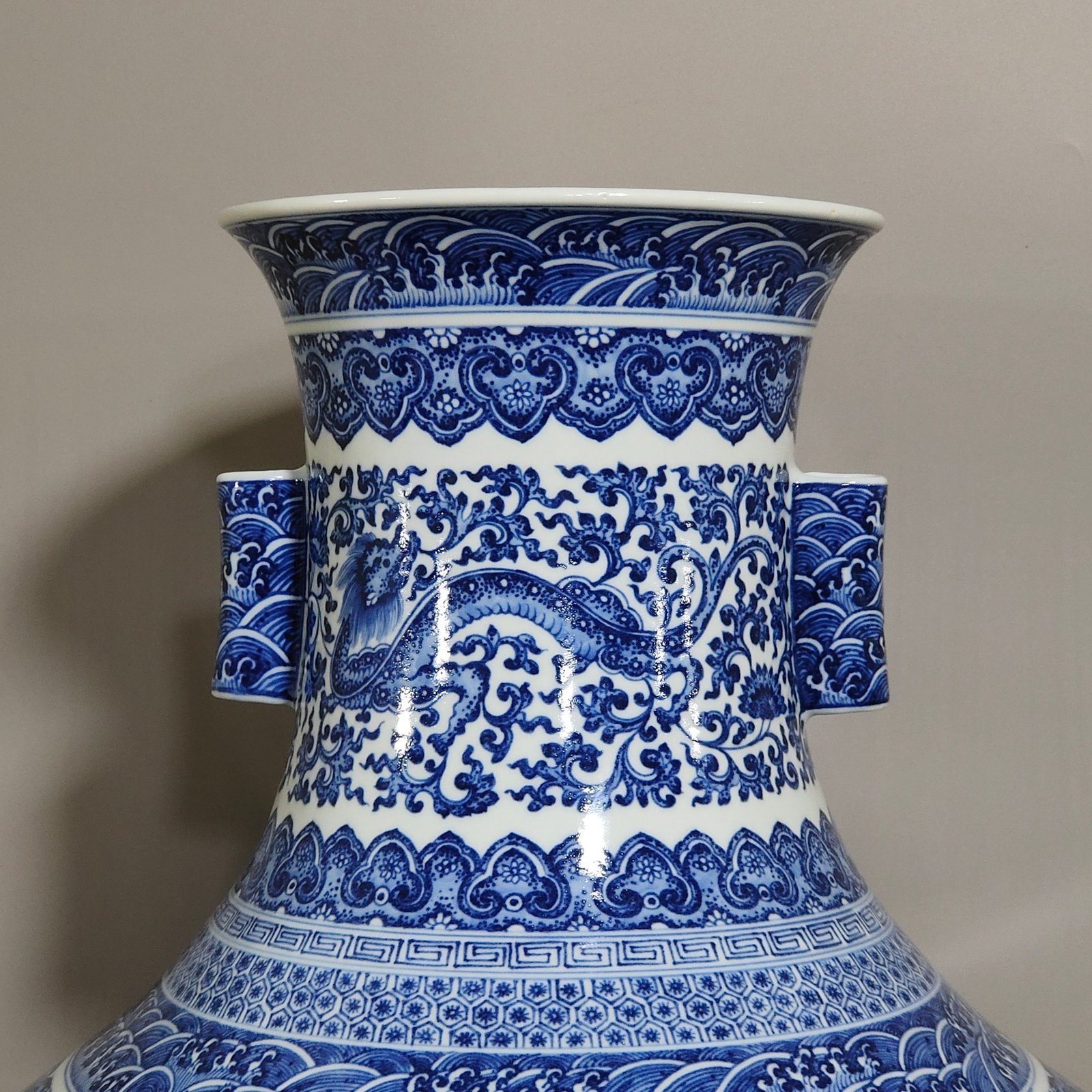Qing Dynasty Qianlong dragon pierced with branches and two ears