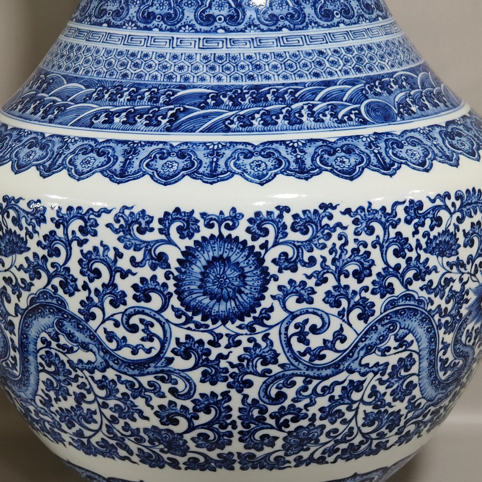 Qing Dynasty Qianlong dragon pierced with branches and two ears