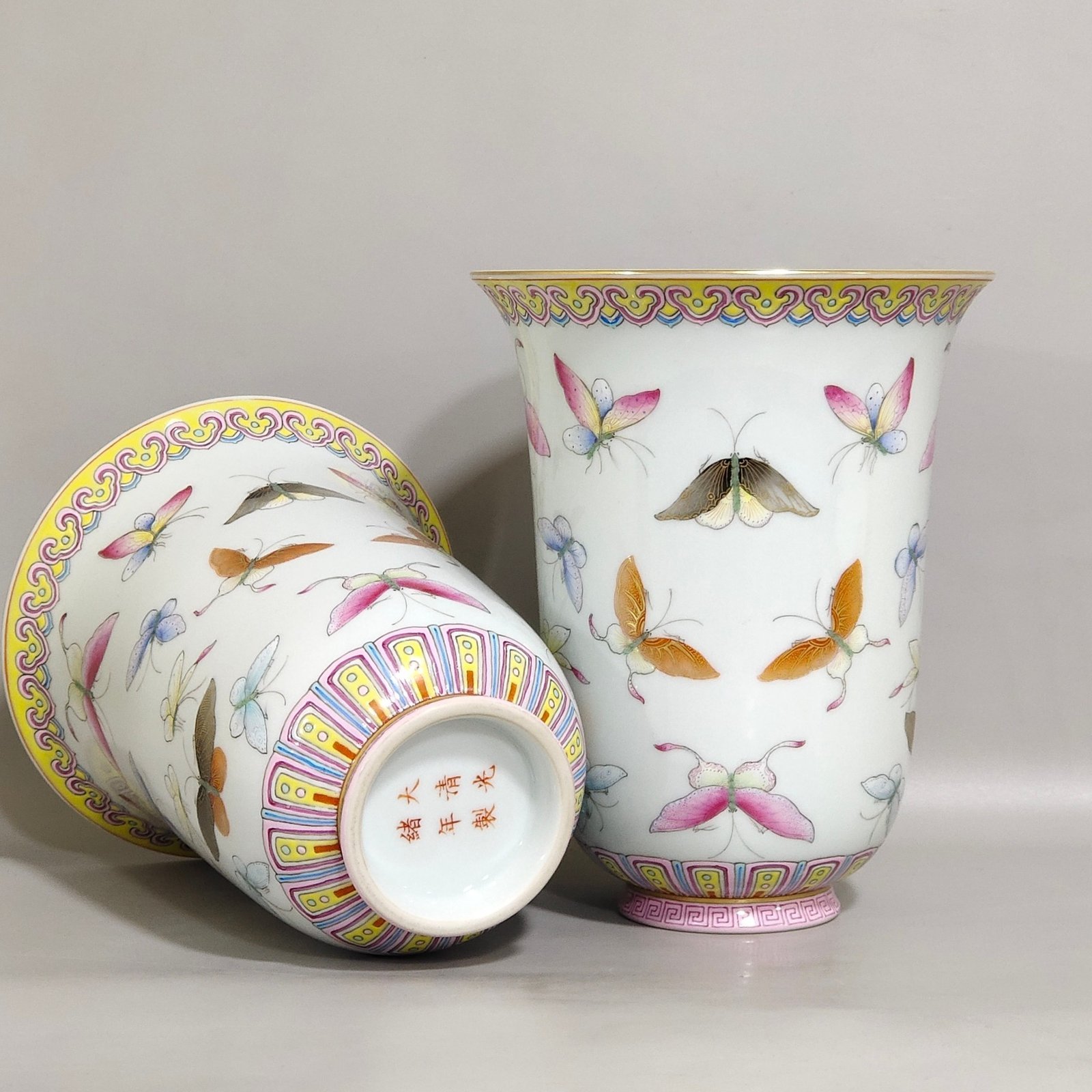 Qing Dynasty Guangxu Baidie large bell cup