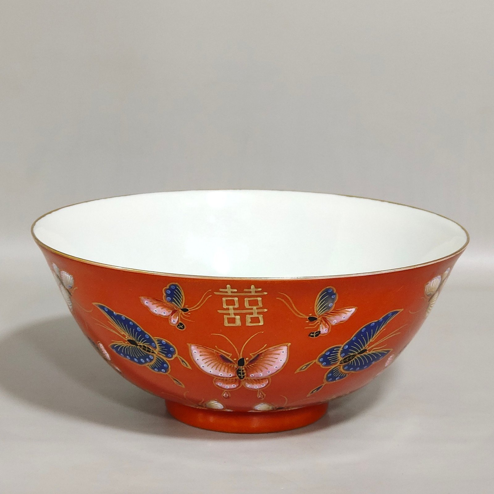 Qing Dynasty Tongzhi wedding porcelain coral red butterfly wedding bowl
