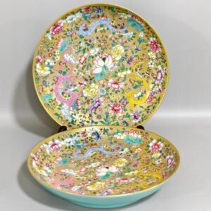 Qing Dynasty Tongzhi Jindi red dragon pierced with flowers and apple green glaze dish