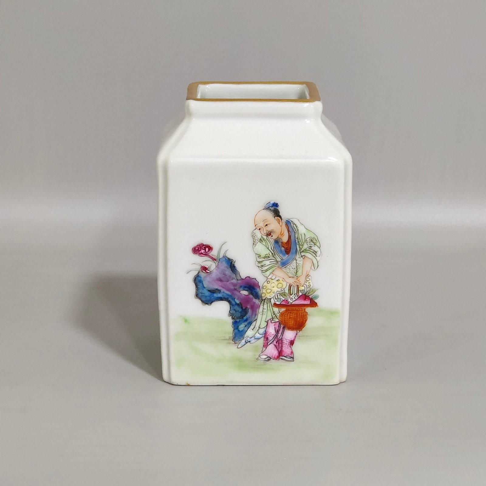 Qing Dynasty Jiaqing character story square vase