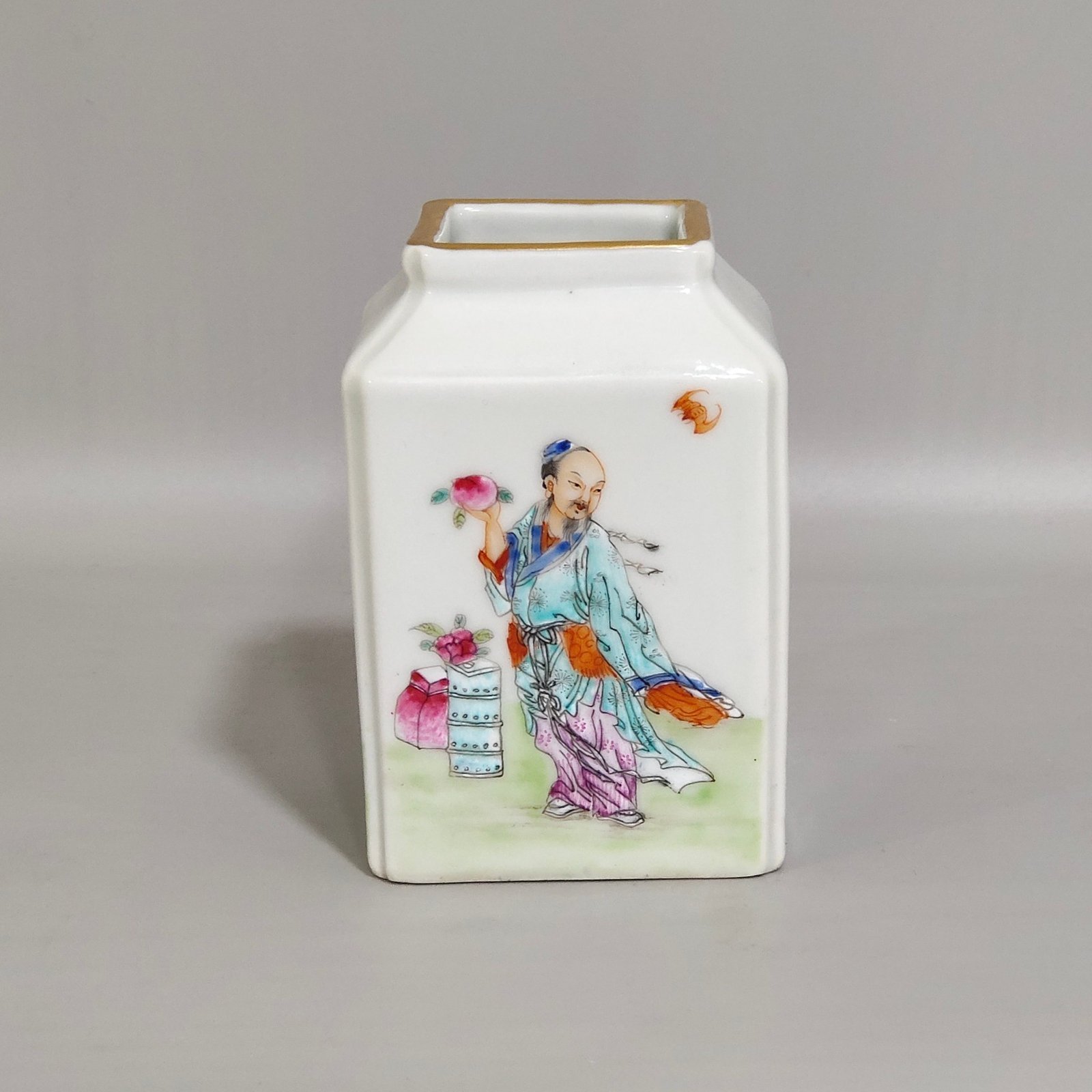 Qing Dynasty Jiaqing character story square vase