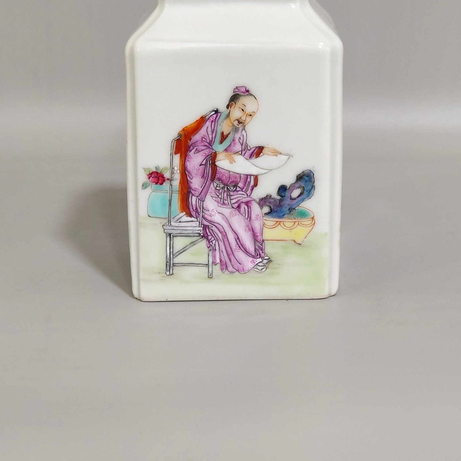 Qing Dynasty Jiaqing character story square vase