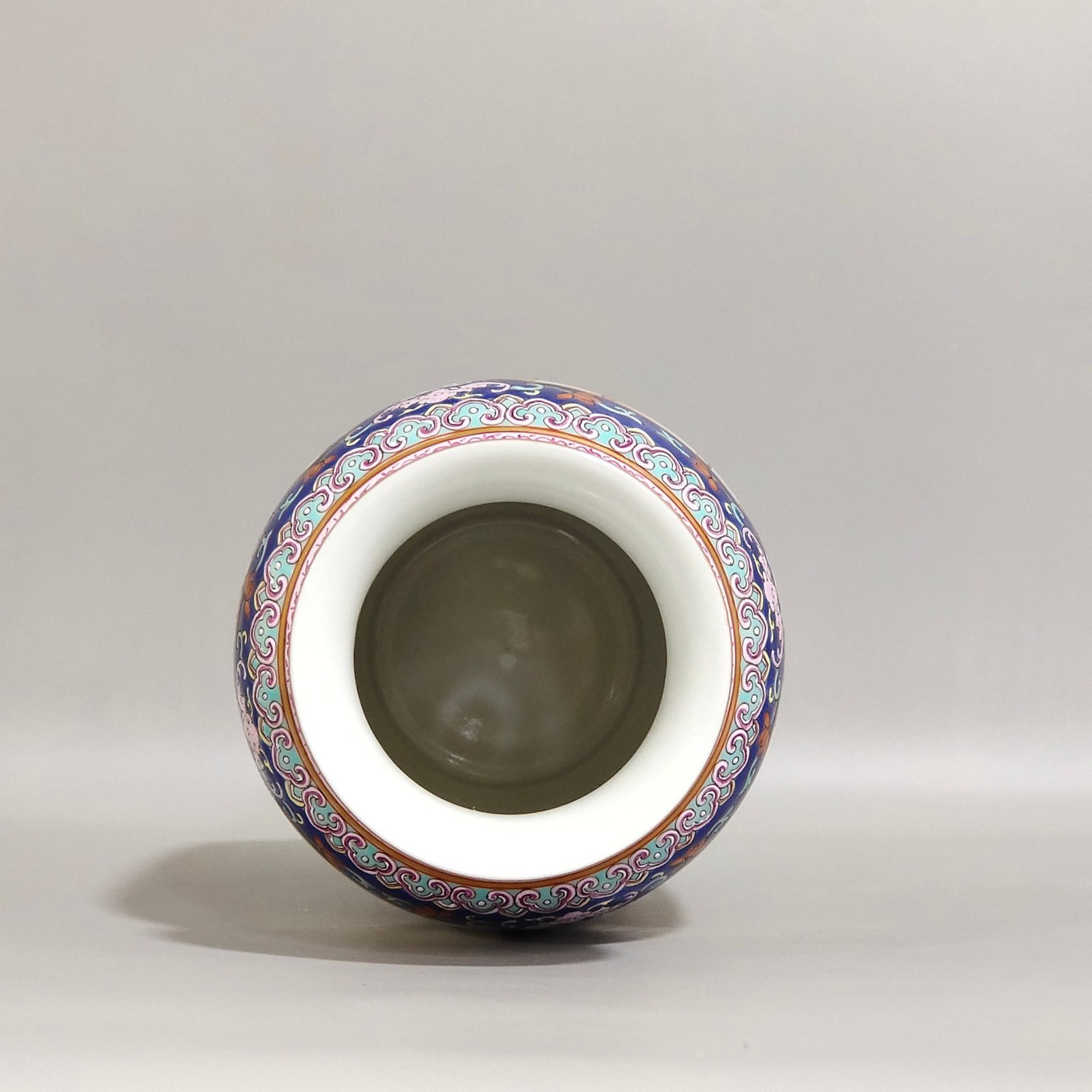 Qing Dynasty Jiaqing cloisonné blessing and longevity with windows lantern vase